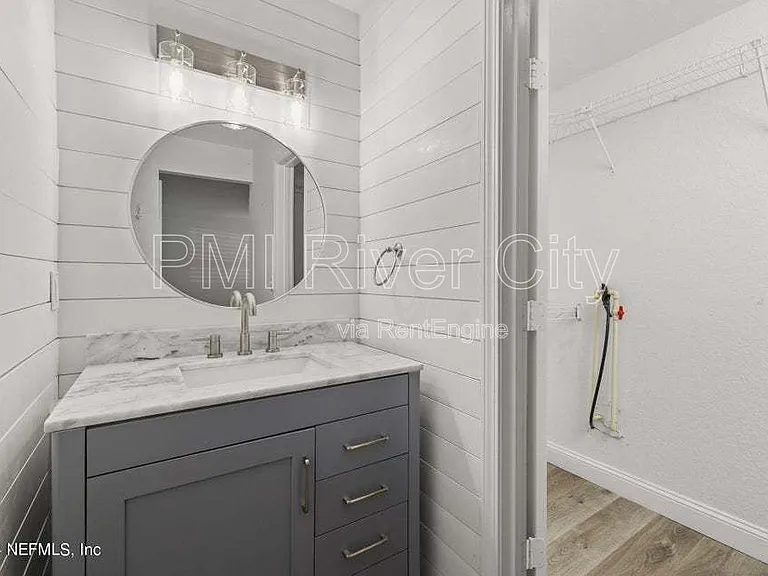 908 Shoreline Cir — Photo 28