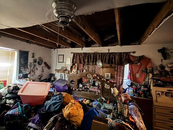 4th image of 2819 Hollis St