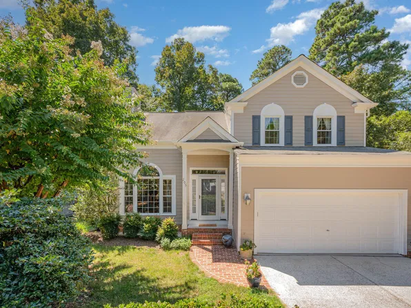 205 Swiss Lake Dr, Cary, NC 27513