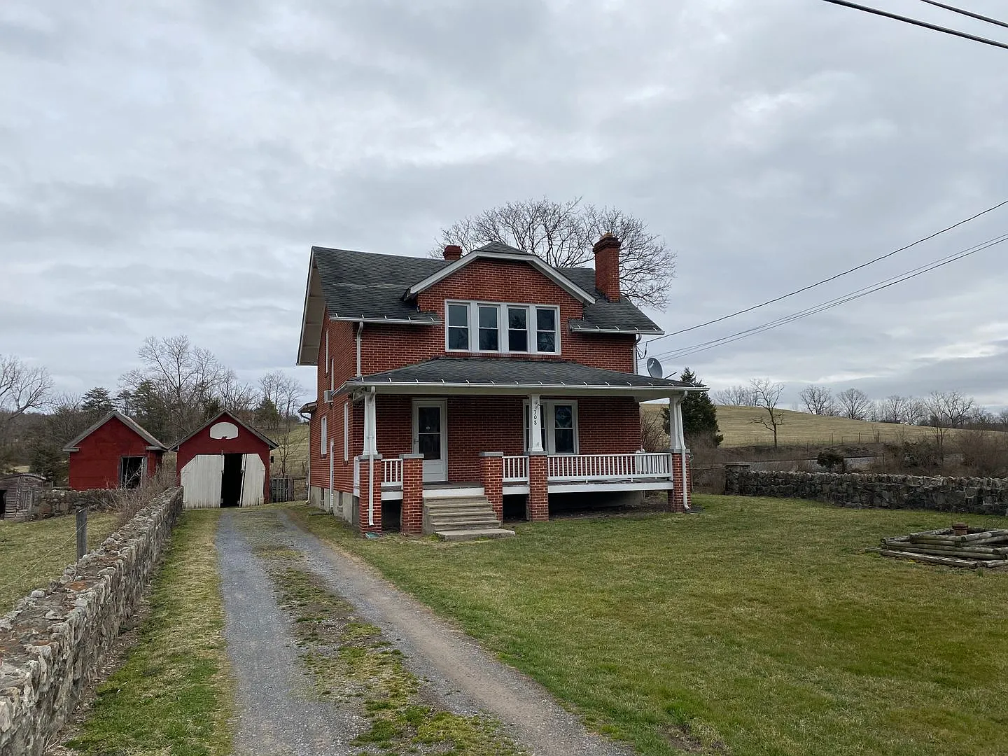 308 Gainesboro Rd — Photo 1