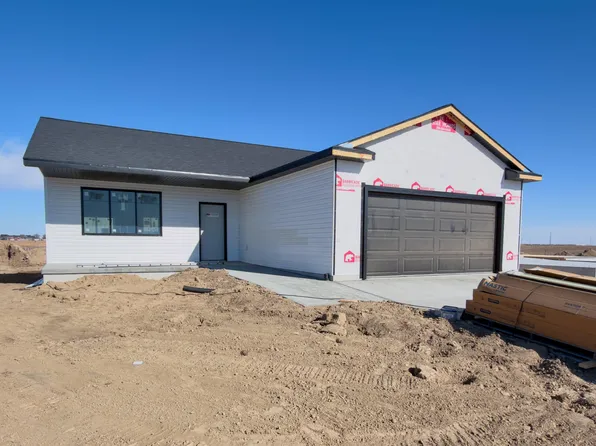 2310 E 41st St, Kearney, NE 68847