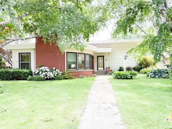 10229 West Grantosa DRIVE, Milwaukee, WI 53222