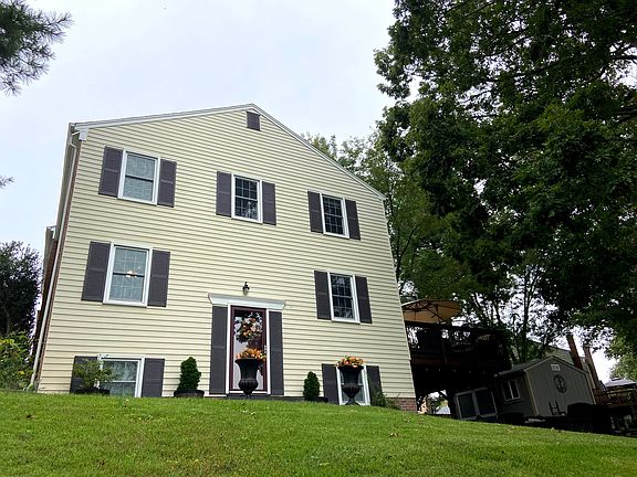 3rd image of 9422 Goshen Ln #0