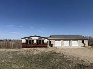 401 2nd St SW, Granville, ND 58741
