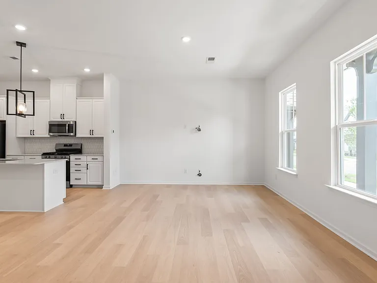 204 Silver Fleet Dr — Photo 7