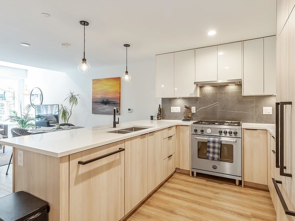 1st image of 237 Ridgeway Ave #6