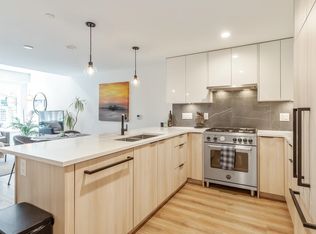 237 Ridgeway Ave #6, North Vancouver, BC
