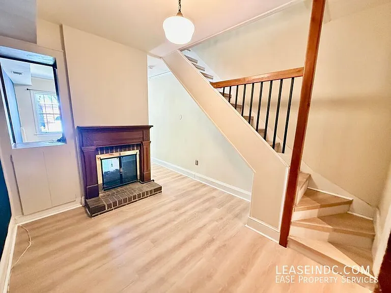425 5th St SE — Photo 6