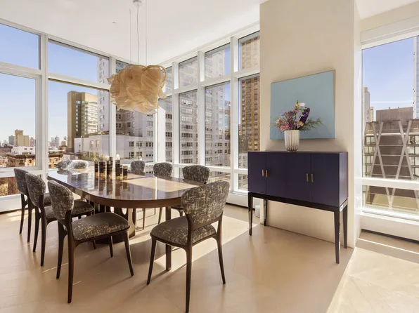 200 Amsterdam Avenue 17A image 2 of 12