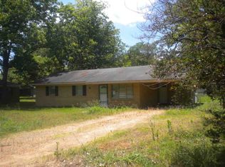 105 N Haladay St, Isola, MS 38754