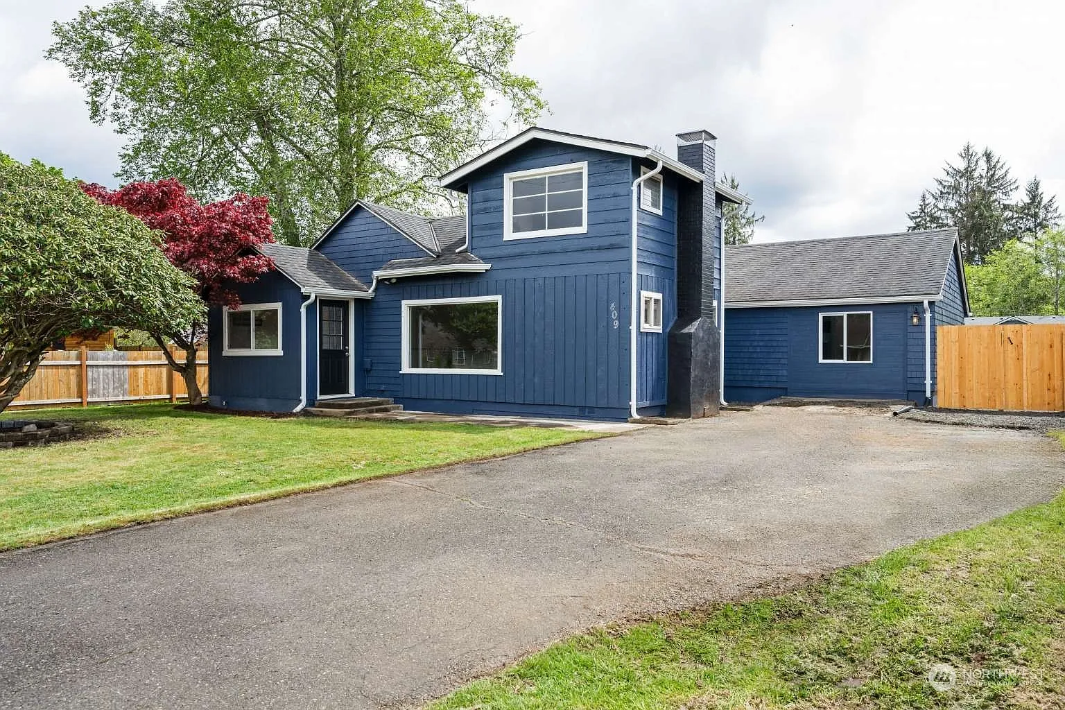 409 W Harriman Street photo 1