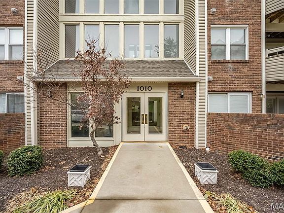 3rd image of 1010 Thoreau Ct APT 211