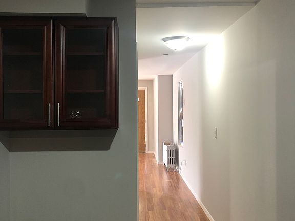 4th image of 213 Newman Ave