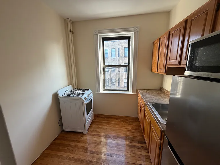 31 Saint Lukes Rd #10 — Photo 4