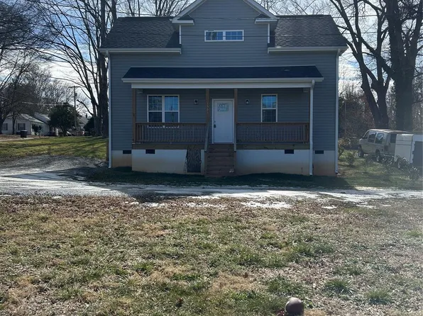 1506 7th St, Statesville, NC 28677