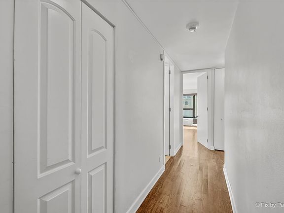 4th image of 30 E Huron St APT 1207