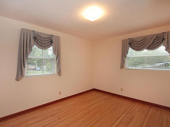 5th image of 2381 Flo Dr W