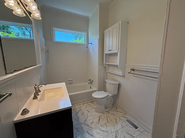 446 Stanley Ave — Photo 14