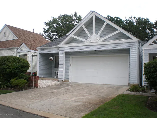 91 Deerfield Dr photo 1