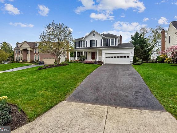 3rd image of 20765 Dewberry Ct