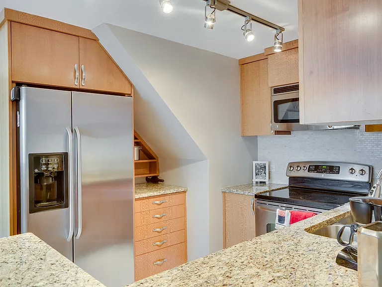 1221 N Dearborn Pkwy #1210S — Photo 8