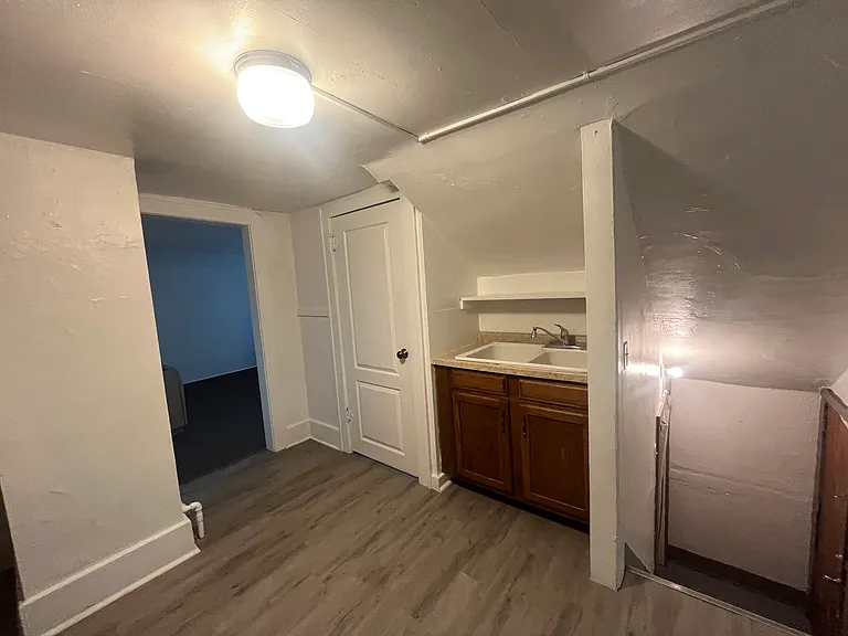 2 bed, 1.0 bath, $825 — Photo 3