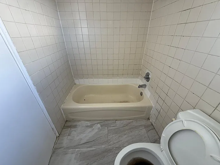 29 Champlain Ave #1 — Photo 6
