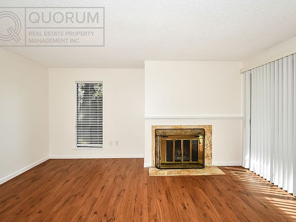 4th image of 13735 15th Ave NE APT A1