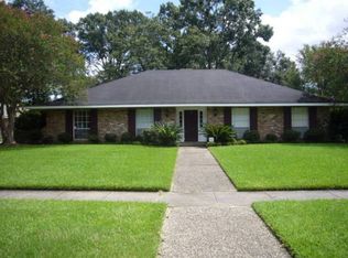 1915 Roseneath Dr, Baton Rouge, LA 70806