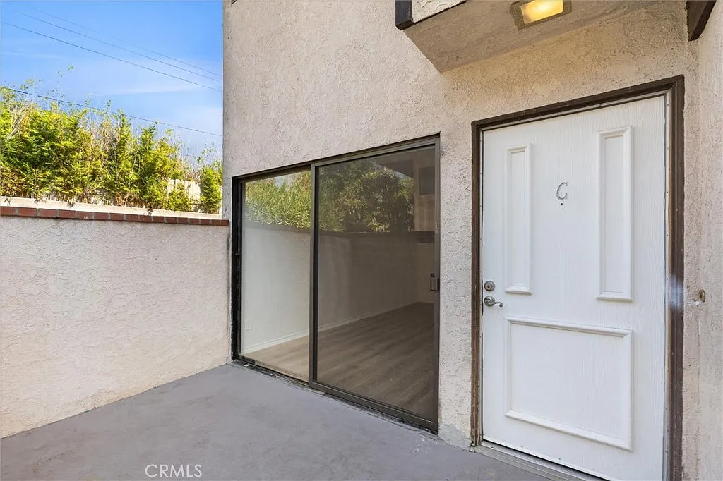 2 bed, 1000 sqft, $2,990 — Photo 1