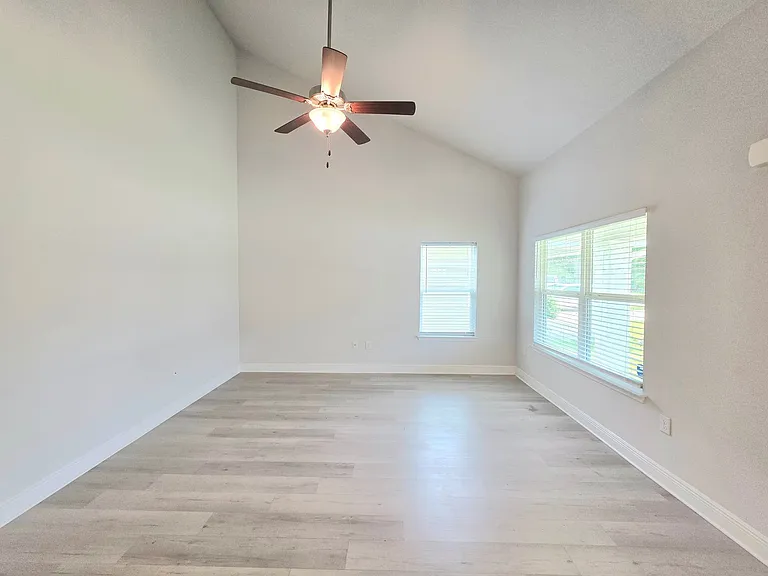 358 Cardinal Cove Ct — Photo 2