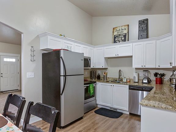3rd image of 1754 E Skyline Dr #K1
