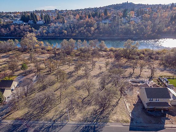 3rd image of 3189 Lake Redding Dr