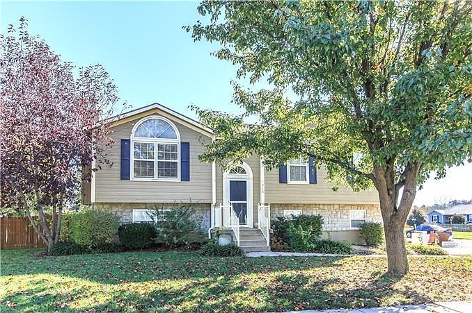 1st image of 915 Hereford Dr