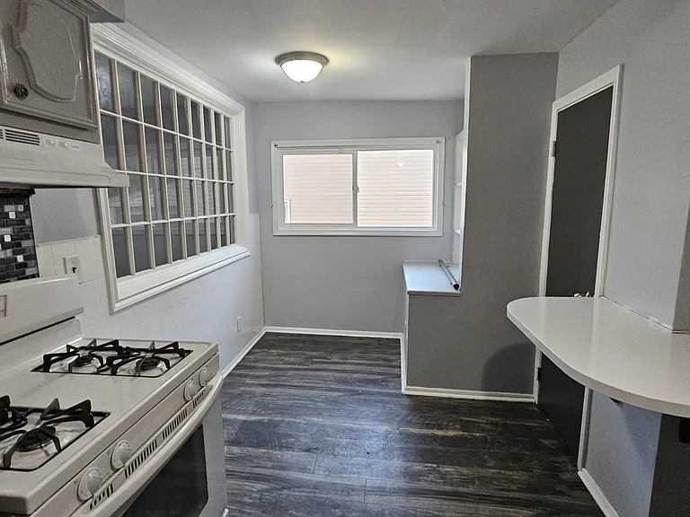 27829 Carlysle St — Photo 17