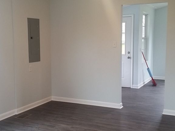 5th image of 618 Martha Ave