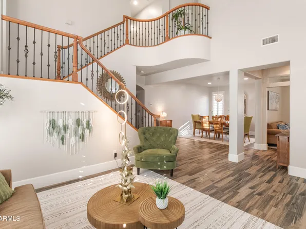 15294 W OLD OAK Lane, Surprise, AZ 85379