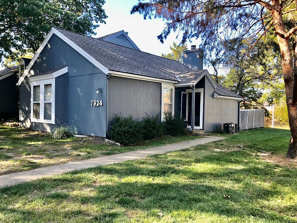 2nd image of 7924 Colony Ln