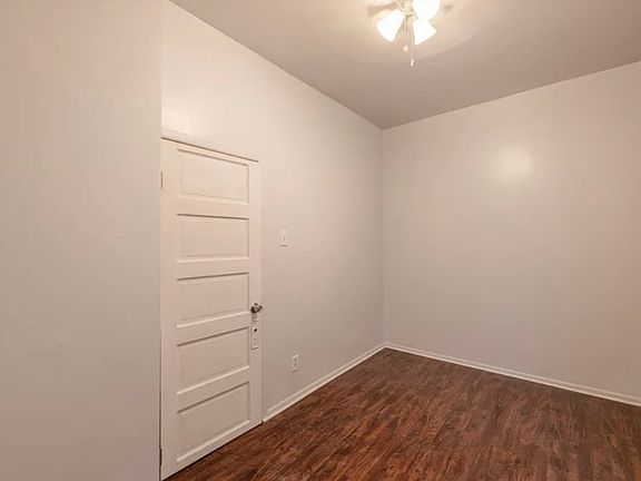 5th image of 2752 S Kedvale Ave #2R