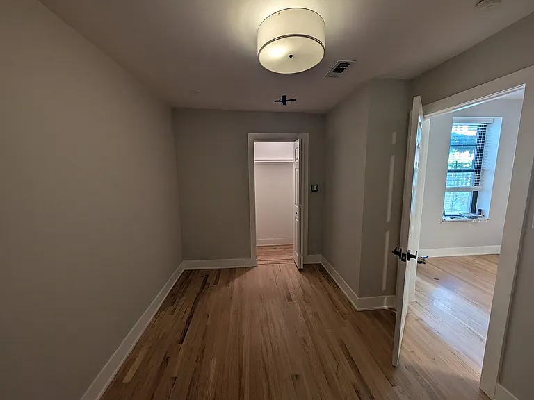 916 N Noble St #1F — Photo 7