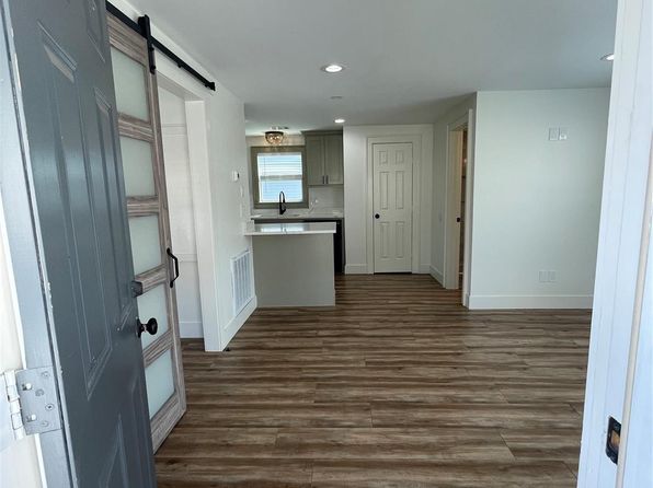 1026 1/2 Kern St