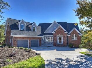 515 River Lake Ct, Tega Cay, SC 29708