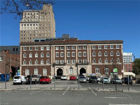 315 N Spruce St APT 301, Winston Salem, NC 27101