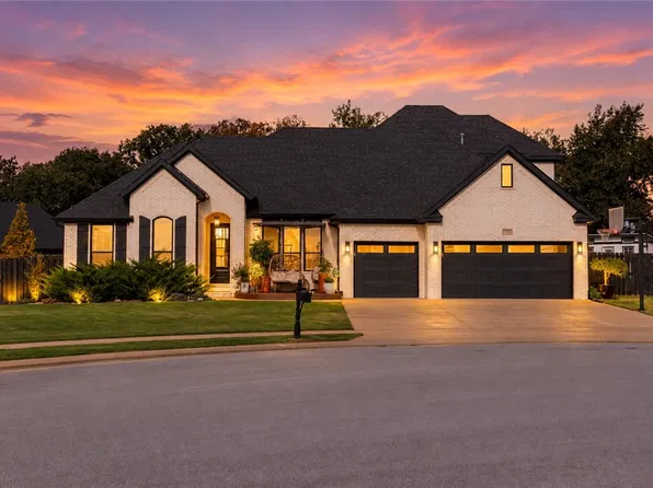 819 Malbec Rd, Springdale, AR 72762