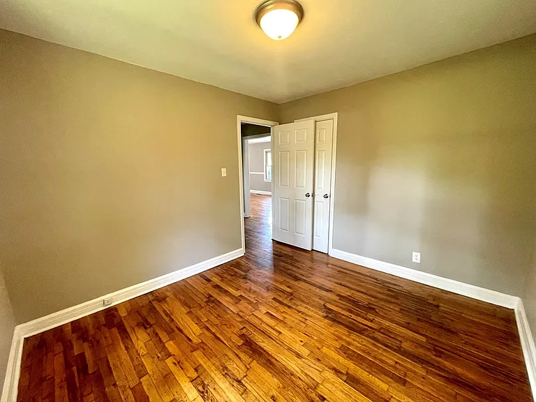 106 Peggy Ln — Photo 8