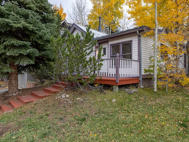 208 S High St — Photo 31