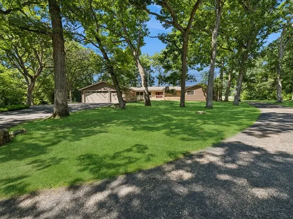 3605 Oak Ridge Rd, Crystal Lake, IL 60012