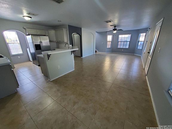 5th image of 422 PHARIS ST