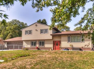 18012 Sunnydale Rd, Council Bluffs, IA 51503