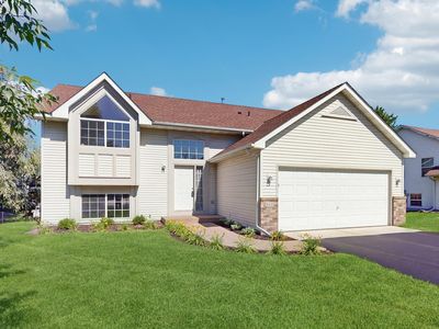 2433 Ponds Way, Shakopee, MN, 55379